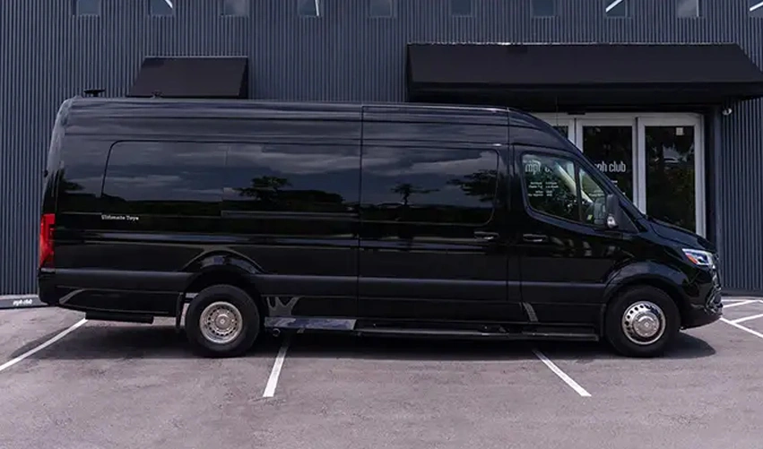 Sprinter limo rental in Brampton, chauffeur service Brampton, professional chauffeur Brampton, luxury transportation Brampton, executive limo driver