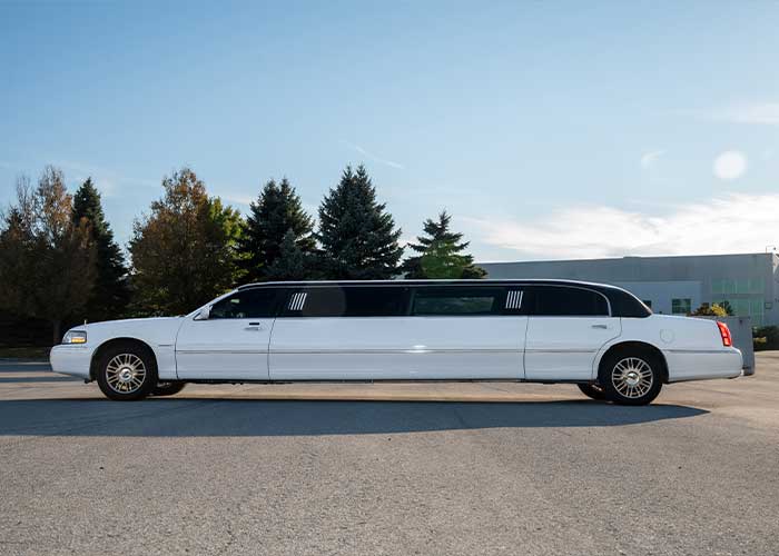 Lincoln Stretched Town Car Limousine - View 1